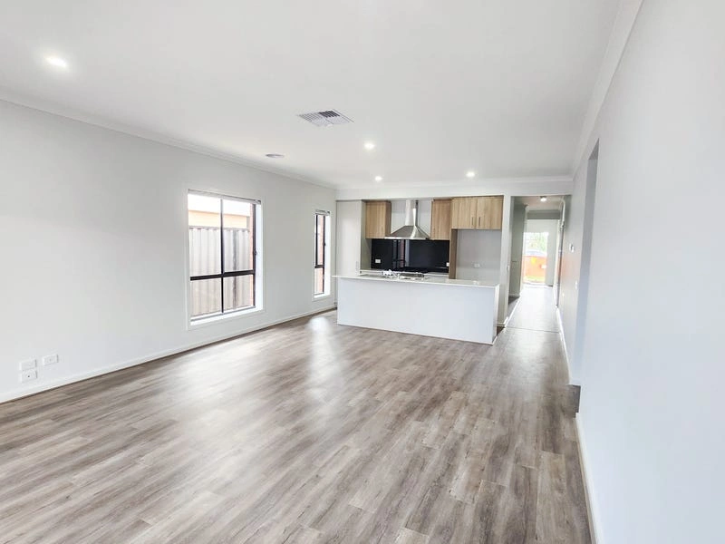 Modern Family Living in Convenient Tarneit