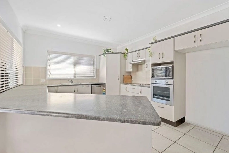 Spacious Family Living in Bushland Beach